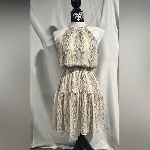 Summer dress. Size small can fit medium.